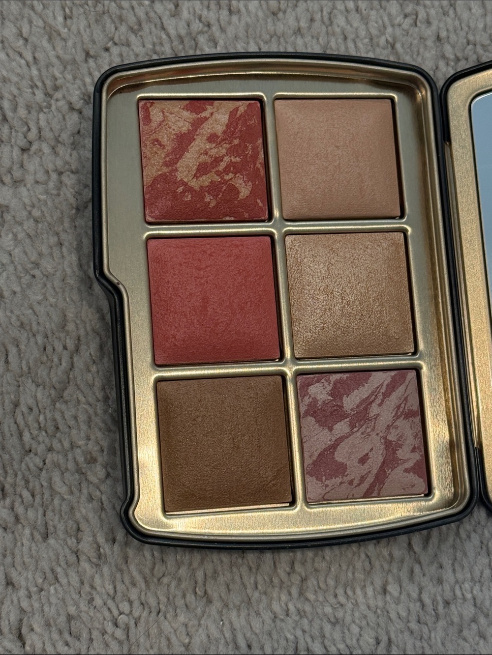 Hourglass, ambient lighting pallet
